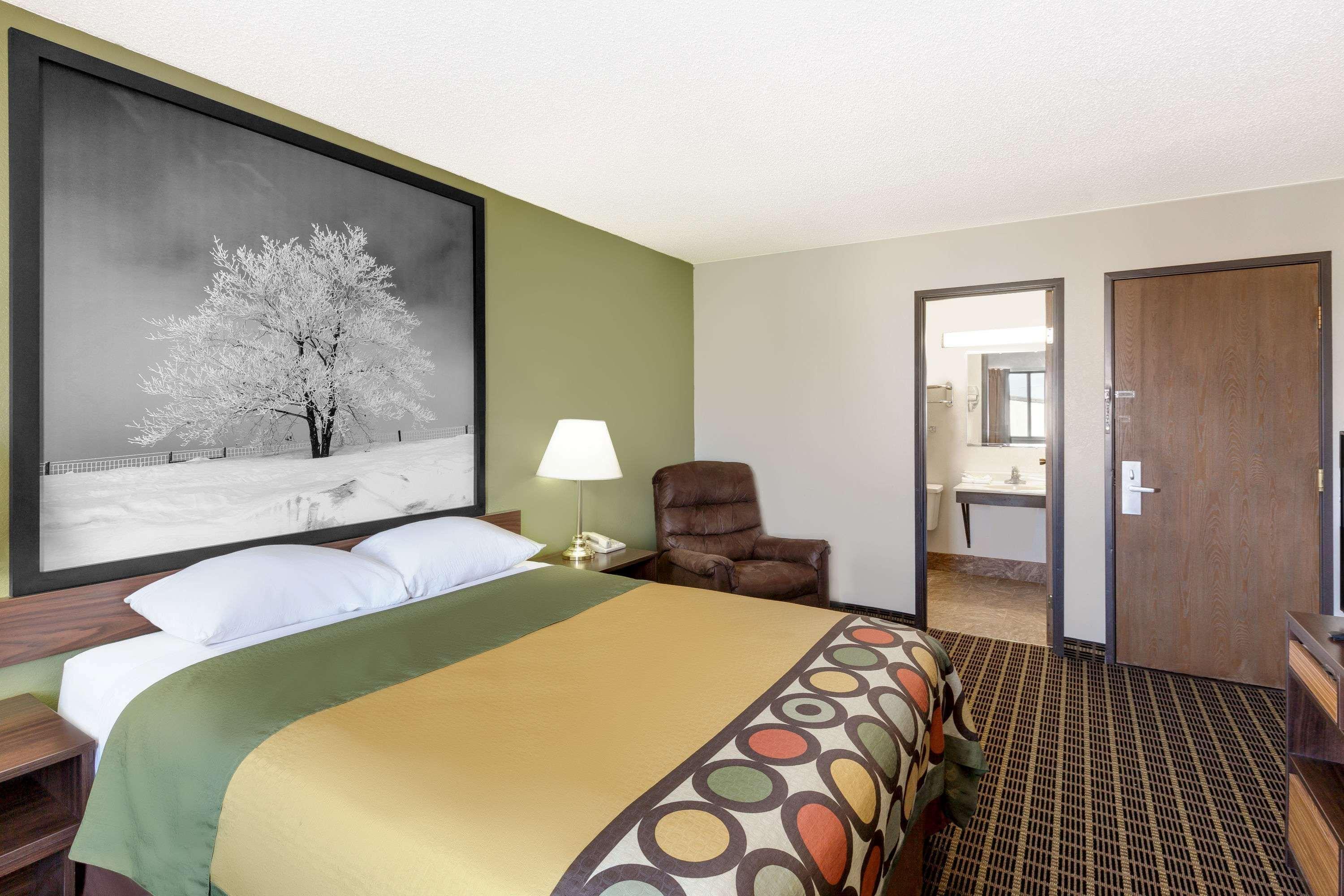 Super 8 by Wyndham Norfolk Motel Eksteriør billede