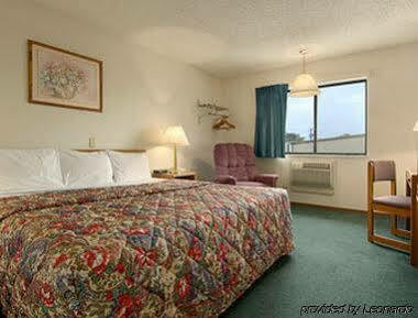 Super 8 by Wyndham Norfolk Motel Eksteriør billede